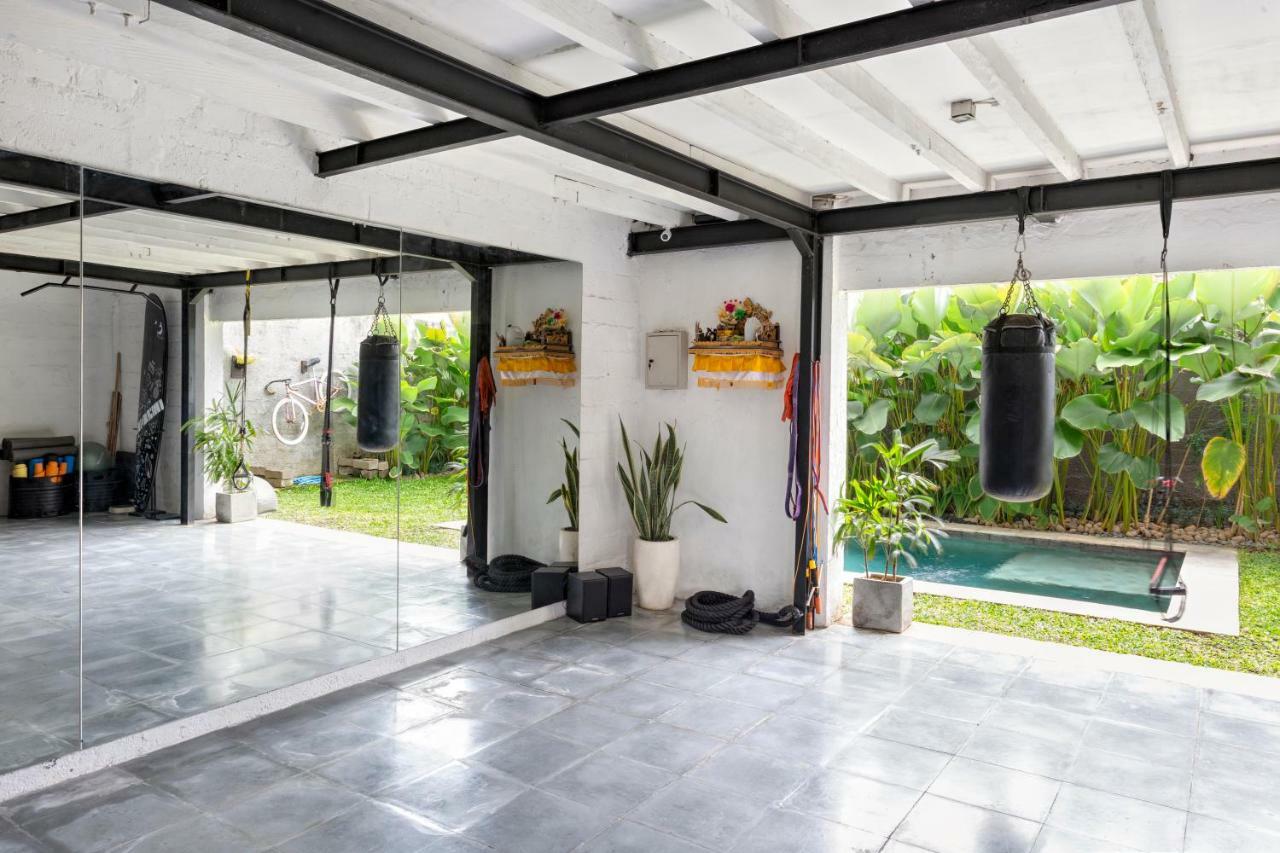 Takeoff Surf Camp & Hotel Canggu (Bali) Exterior photo
